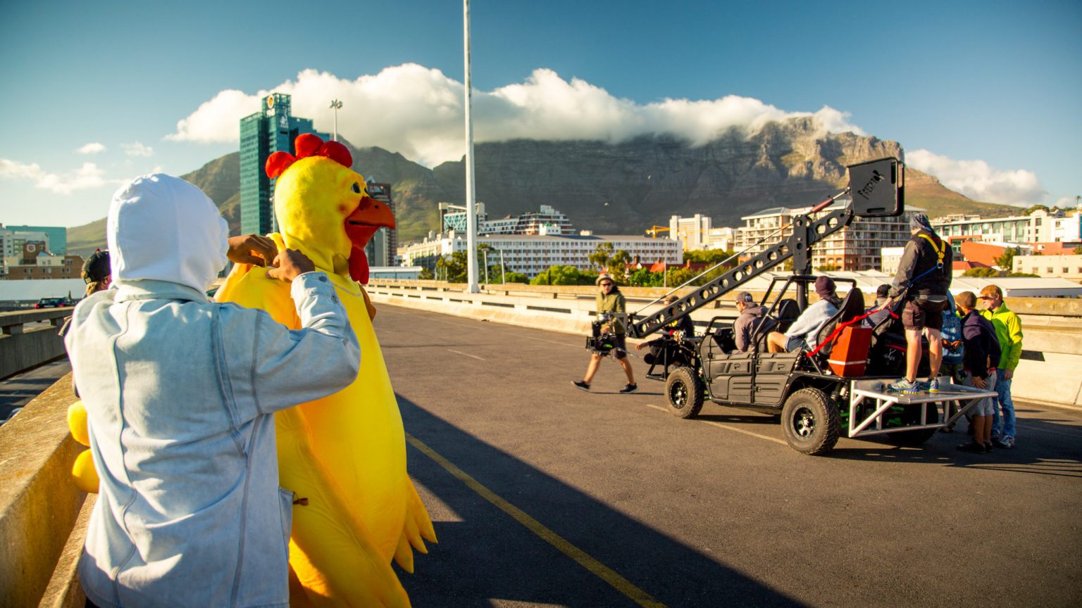 Vogelartige Figurenarbeit von Julia Heppner